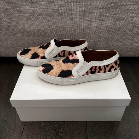 Authentic Givenchy leather sneakers - Picture 3 of 3